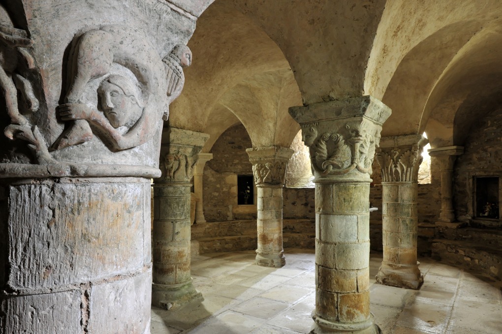 Saint-Parize-le-Châtel - La crypte (v. 1115-1120) : vue générale
