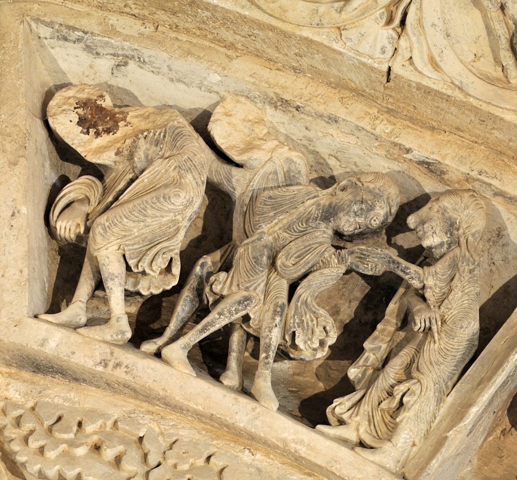 Vézelay - Abbatiale - Tympan central - caisson : malades et Ethiopiens (v. 1130)
