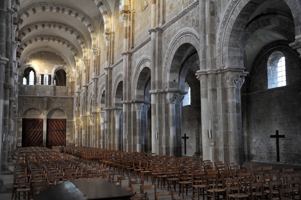 Vézelay - La nef vue depuis le choeur