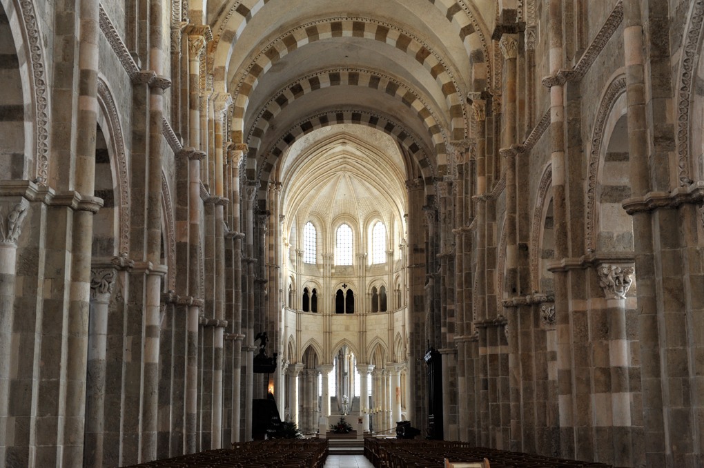 Vézelay - Abbatiale (XIIe-début du XIIIe siècle) : la nef