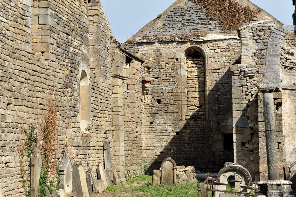 Saint-Père-sous-Vézelay - Ancienne église paroissiale Saint-Pierre aujourd'hui ruinée (XIe-XIIe siècle)