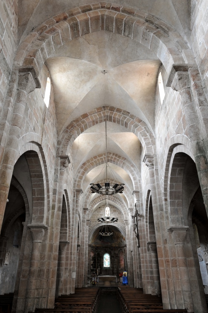 Issy-l'Evêque - Eglise Saint-Jacques le Majeur (XIIe siècle)