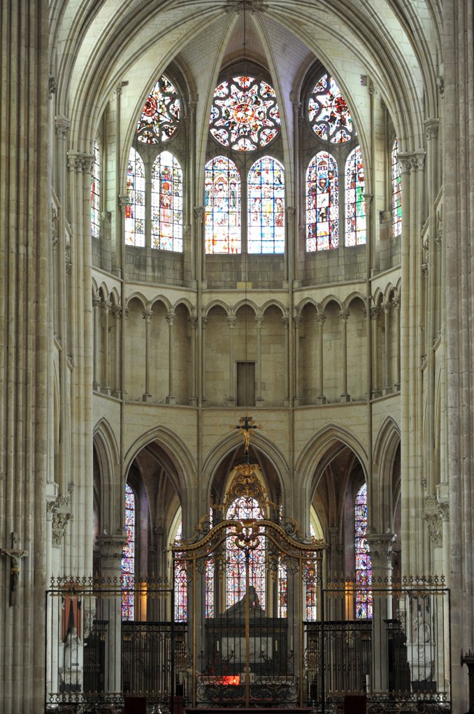 Auxerre - Cathédrale Saint-Etienne (XIe-XVIe siècle) : le choeur (v. 1215-1235)