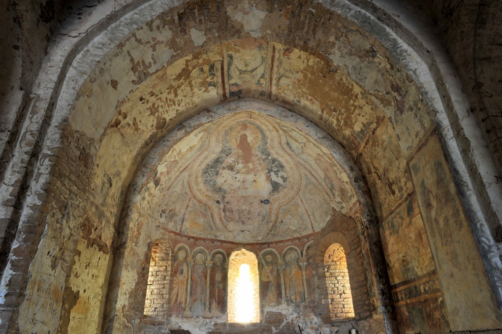 Martailly-lès-Brancion - Eglise Saint-Pierre de Brancion (XIIe siècle) : les fresques de l'abside