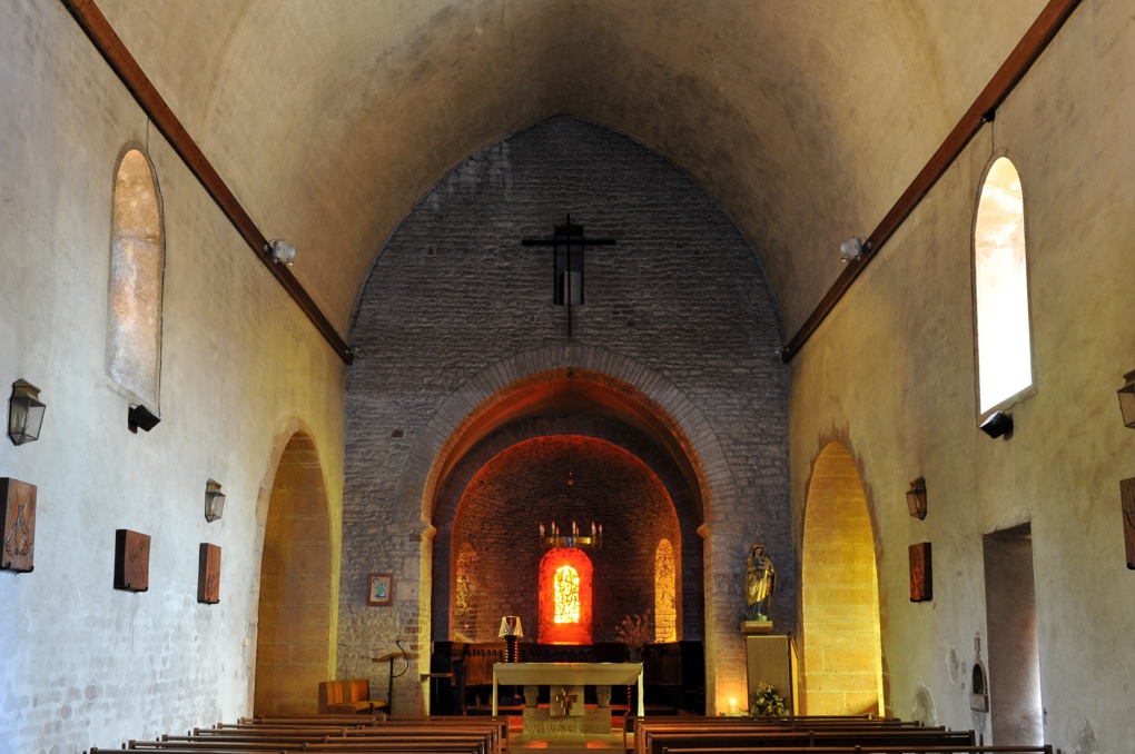 Charnay-lès-Mâcon - Eglise Saint-Pierre (aujourd'hui Sainte-Madeleine) : vue intérieure