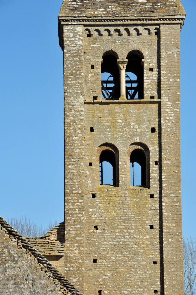 Mazille - Eglise Saint-Blaise (XIIe siècle) : le clocher
