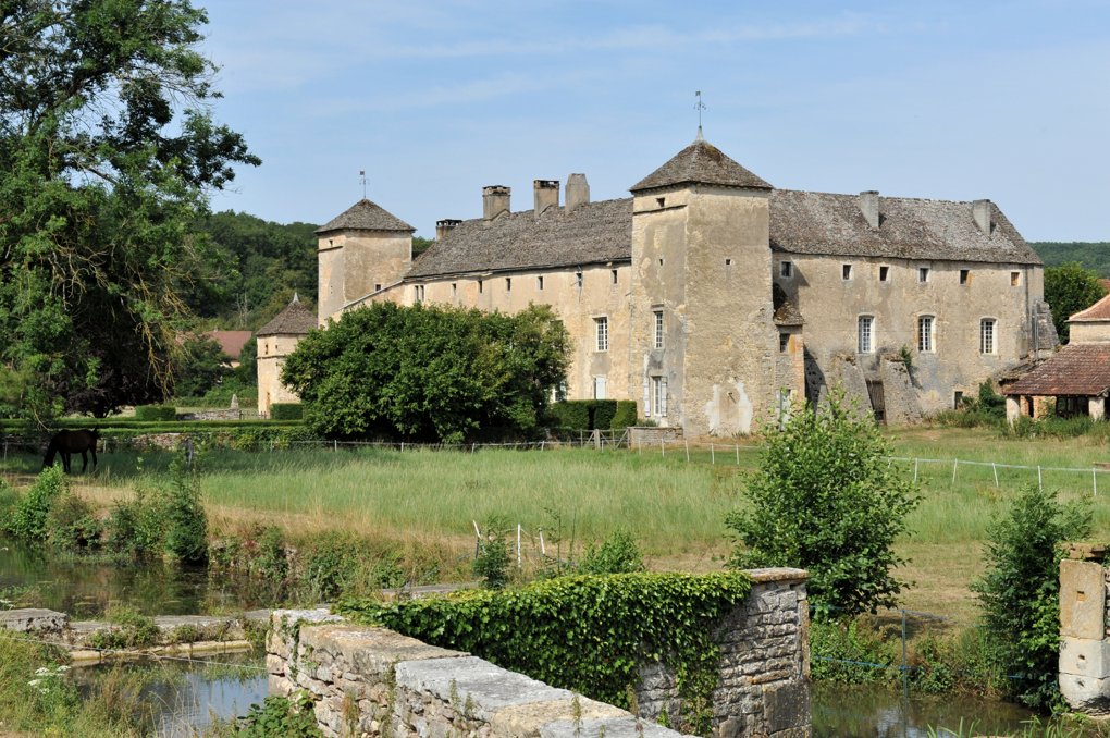 Ozenay - Le château (XVe-XVIIe siècle)