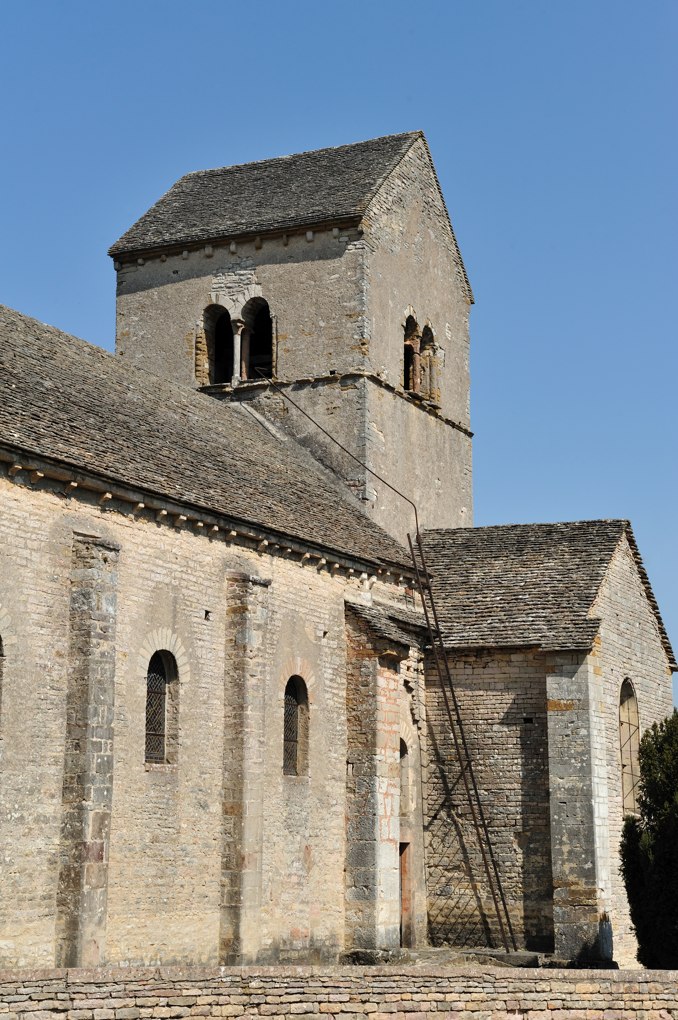 Ozenay - Eglise Saint-Gervais-et-Saint-Protais (XIIe siècle)