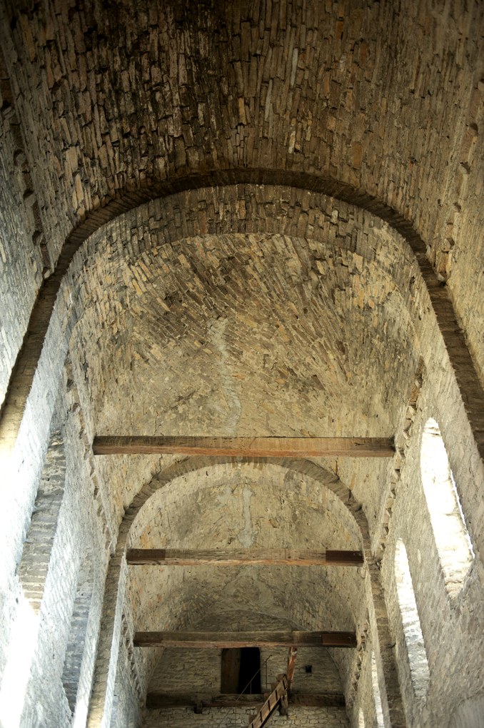 Tournus - Abbaye Saint-Philibert : Salle haute du narthex ou Chapelle Saint-Michel 