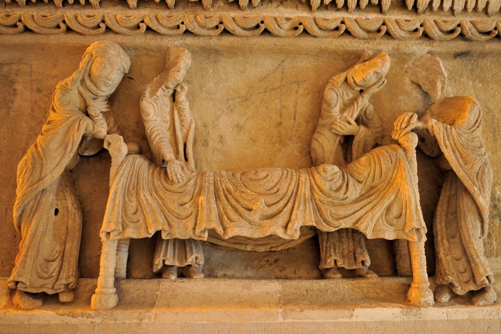 Sainte-Magnance - Eglise Sainte-Magnance - Le tombeau de la sainte (v. 1170)
