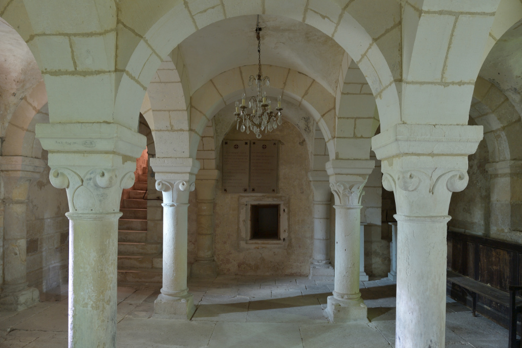 Escolives-Sainte-Camille - Eglise Saint-Pierre-et-Saint-Paul : la crypte (3e quart du XIIe siècle)