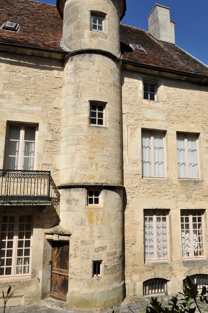 Flavigny-sur-Ozerain - Maison à tourelle (XVIe siècle)