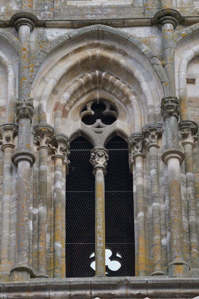 Saint-Père-sous-Vézelay - Eglise Notre-Dame : baie du clocher (XIIIe s.)