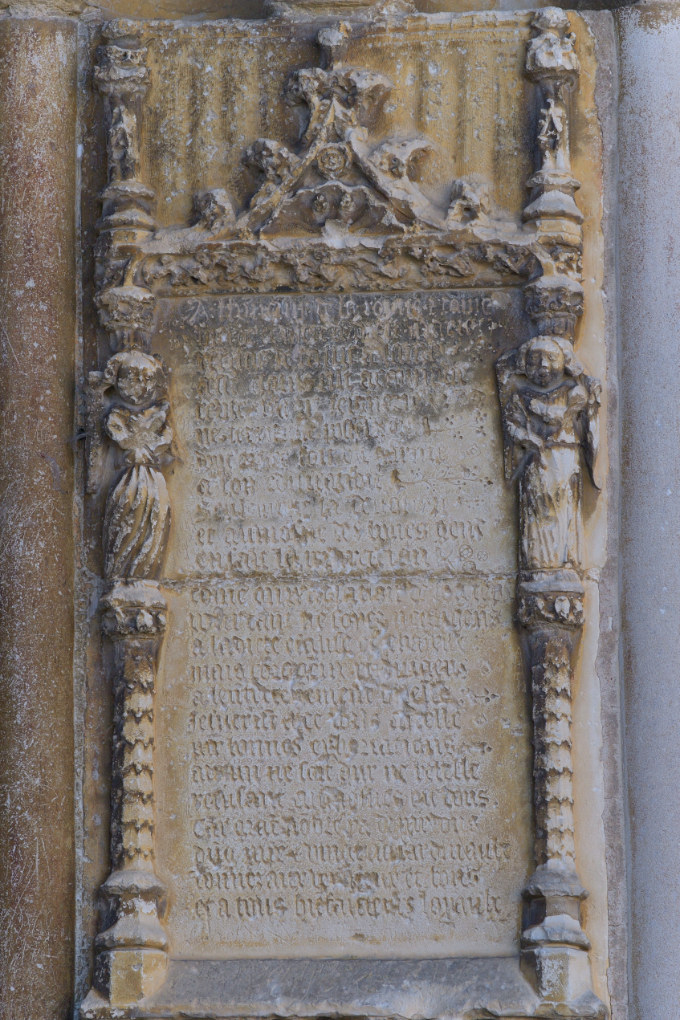Saint-Père-sous-Vézelay - Inscription en moyen français appelant à la générosité des donateurs en faveur de l'édifice (XVe s.)