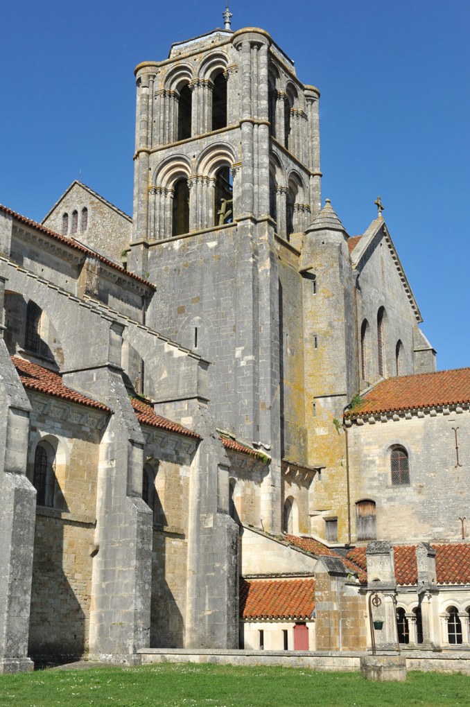 Vézelay - Abbatiale : Tour Saint-Antoine, reprise par Viollet-le-Duc au XIXe siècle