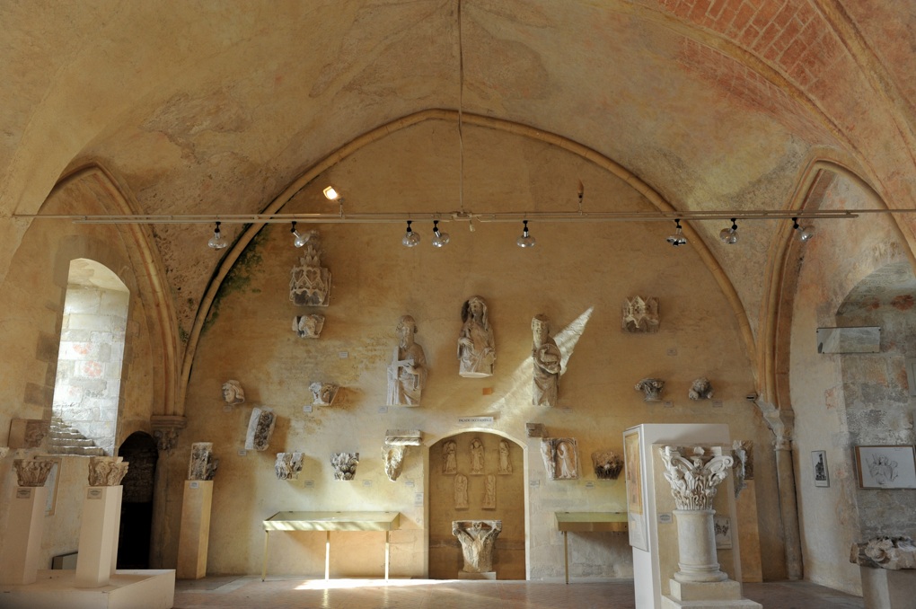 Vézelay - Abbaye - Ancien dortoir ou ancien scriptorium (v. 1170)