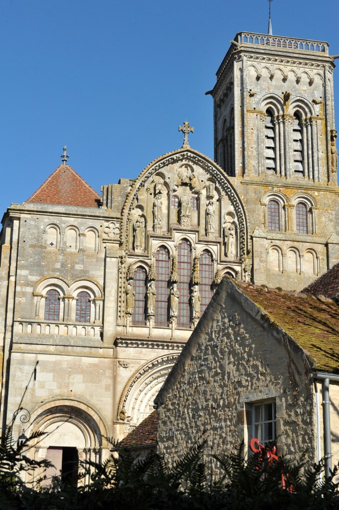 Vézelay - Abbatiale : façade de l'ancienne abbatiale (XIIe-XIIIe et XIXe siècle)