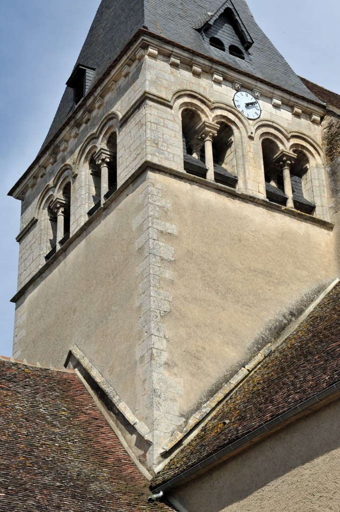 Ligny-le-Châtel - Eglise Saint-Pierre-Saint-Paul (XIIe et XVIe siècle) : le clocher roman