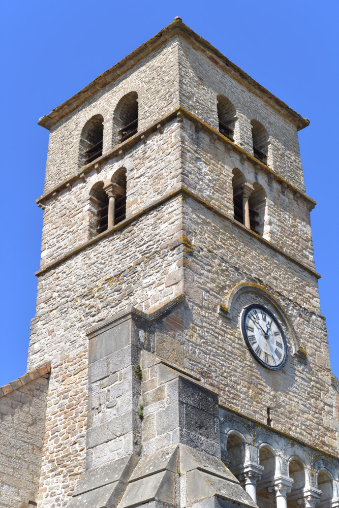 Davayé - Clocher roman (XIIe s.) de l'église Saint-Julien