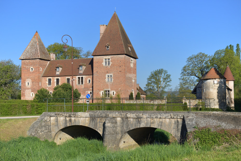 Messey-sur-Grosne - Le château (XVe s.)